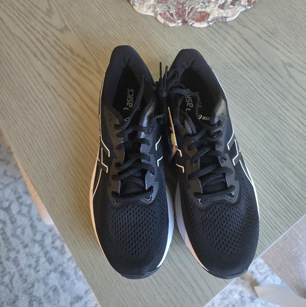 Mens Asics BRAND NEW SNEAKERS